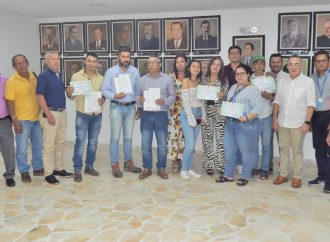 Asociaciones de productores de plátano se fortalecen de la mano de la Gobernación del Huila
