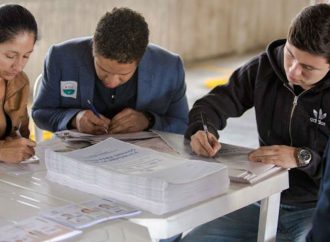18.880 ciudadanos que fueron seleccionados como jurados de votación para las elecciones territoriales 2023 están siendo capacitados en el Huila