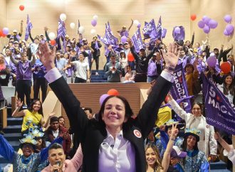 Sondra Macollins «La Mujer de Hierro» inscribió su candidatura a la Presidencia de Colombia